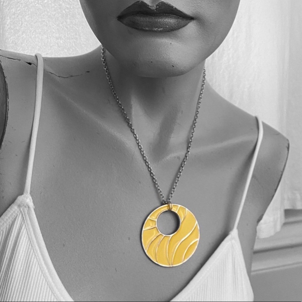 Vintage enamel necklace